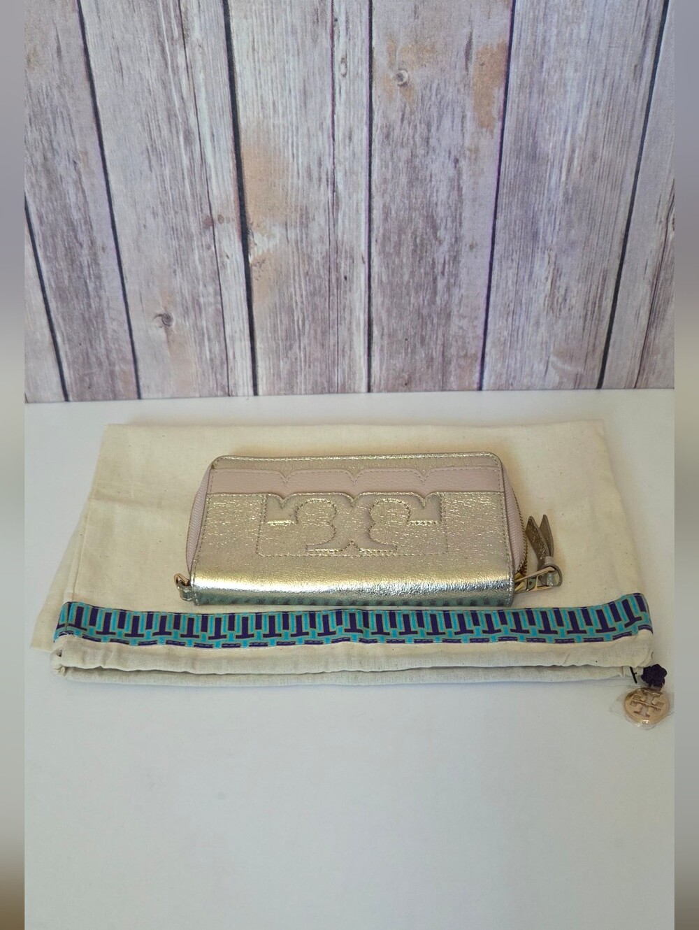 LOW START Tory Burch Metallic Gold Leather Zip Wallet Dust Bag Included - Picture 11 of 12